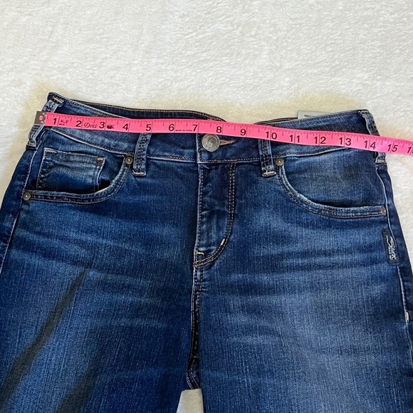Silver Jean Co Avery Cropped Skinny Jean - Size 28W/25L - Picture 9 of 10